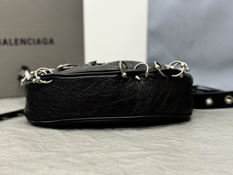 701 26X16X9.9cm GY 6