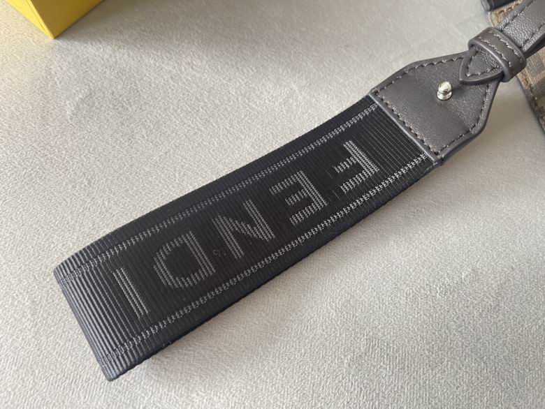 7022 27X18.5X5cm H 2色 16