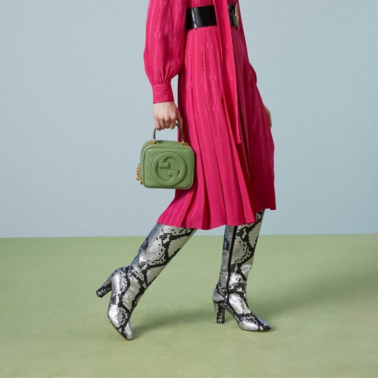 744434 17X15X9cm MP 4