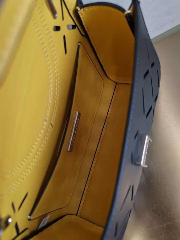 755 27X18X8.3cm 21X13.5X6.5cm TB 12色 104