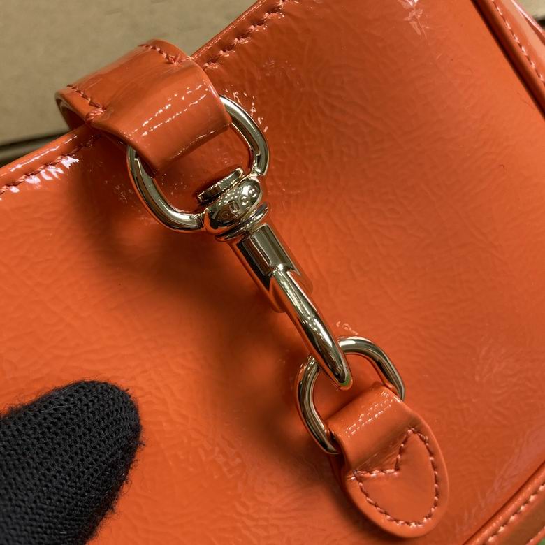 782889 19.5X18X3.5cm MP 5