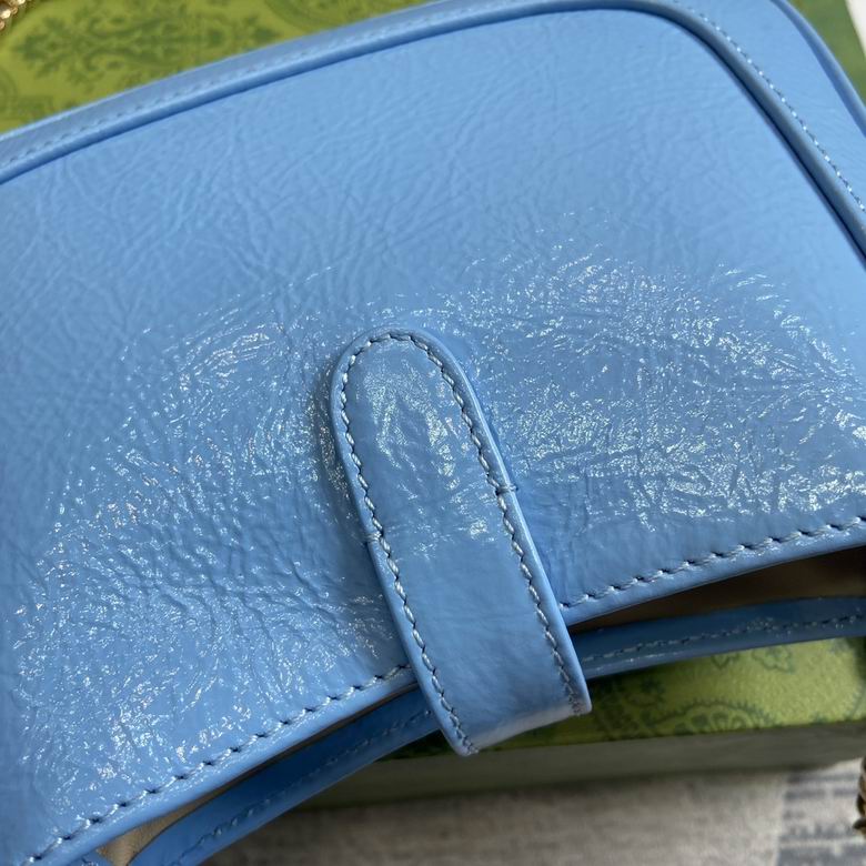 782889 19.5X18X3.5cm MP 7