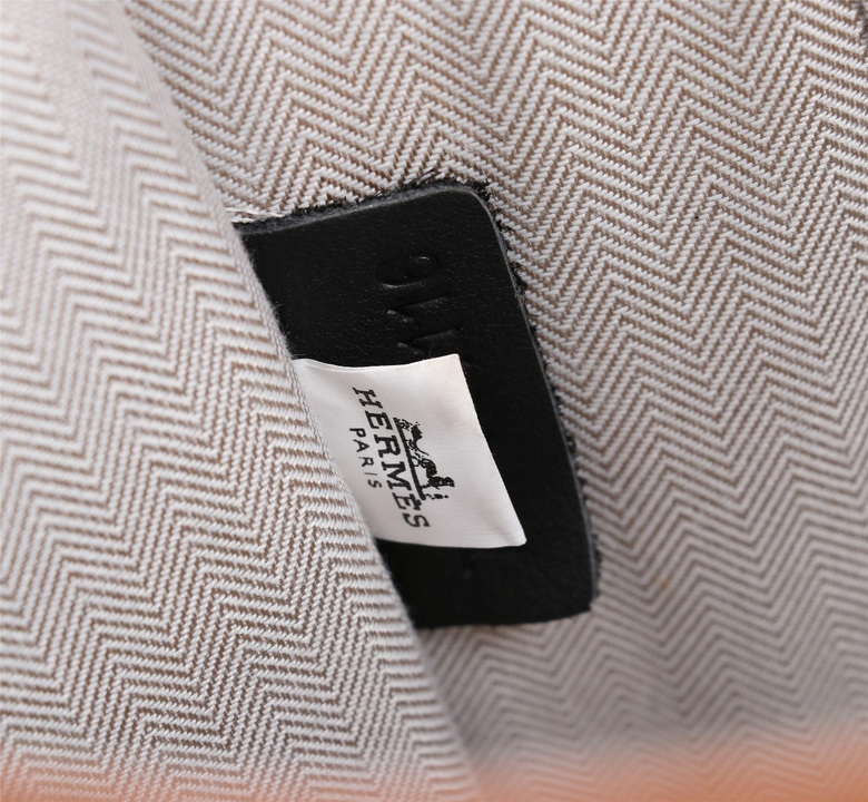 8311-1-1 39X29X8cm WP (25)