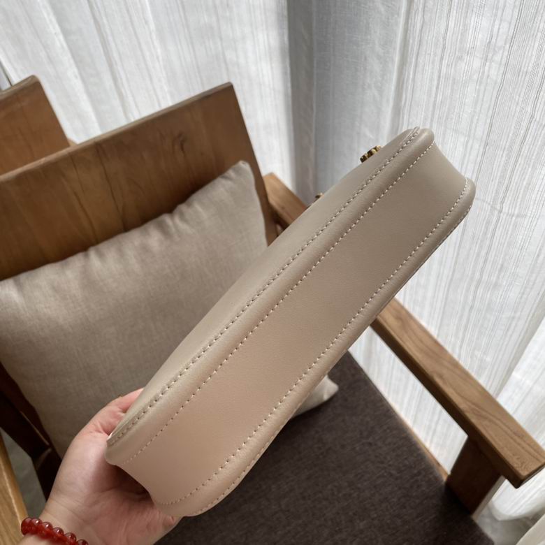 937 27X19X6.5cm TB 7