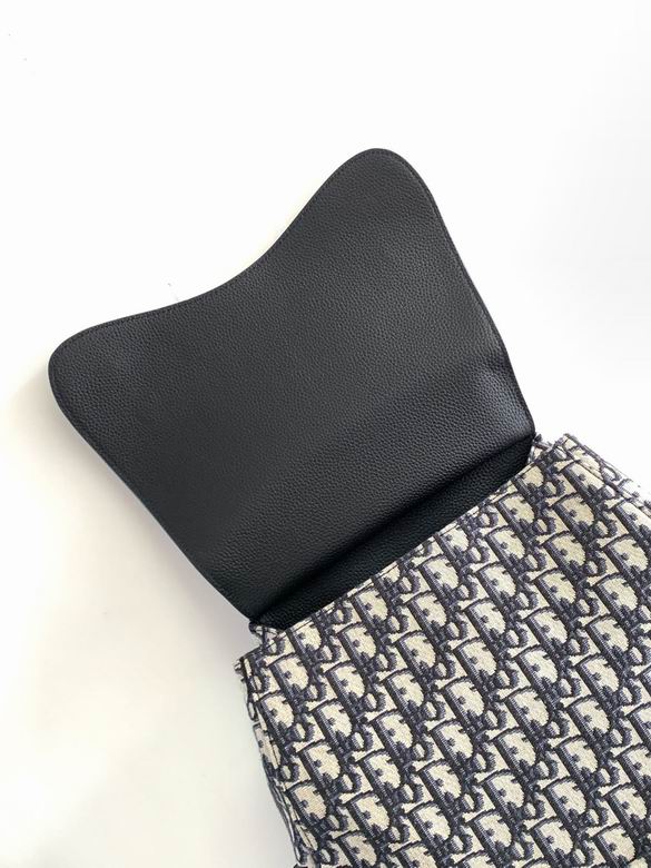 957785 33X47X13.5cm YG 7