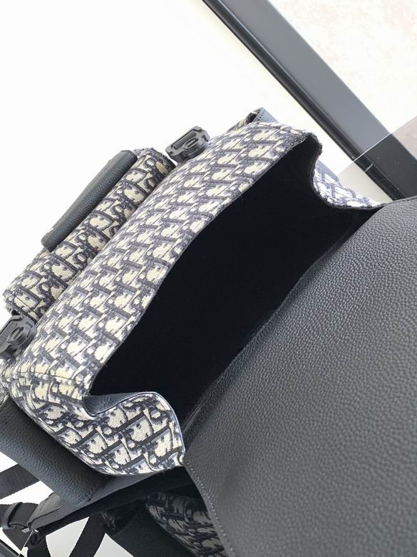 957785 33X47X13.5cm YG 8