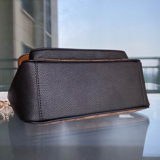 CC152 25X17X8.5cm AZ 5