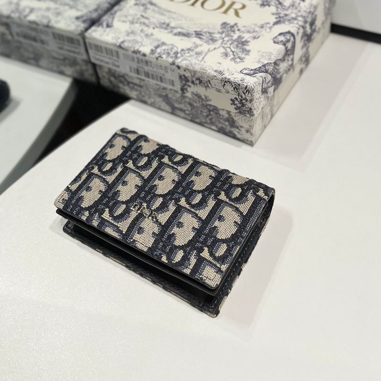 CH137 11X8.5X3cm CC 4