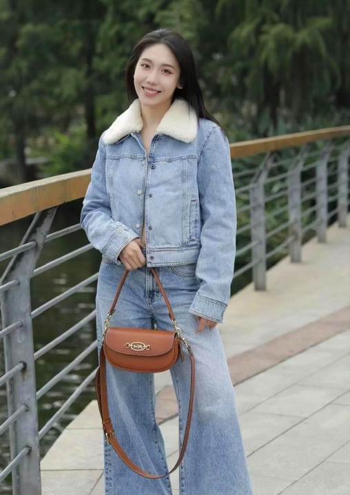 CM702 23X13.5X5cm AZ 1