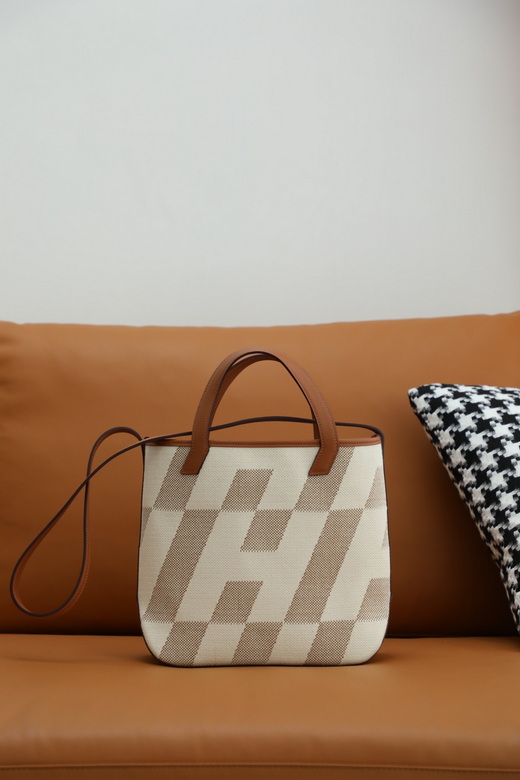 Cabas h en biais 080507 AM (2)