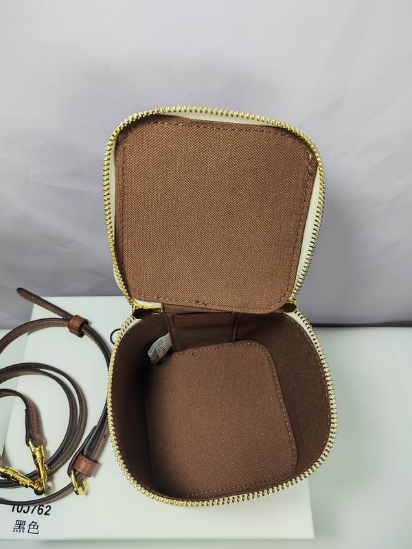 Celine 10J762 9.5x8x9cm zy1_ (27)