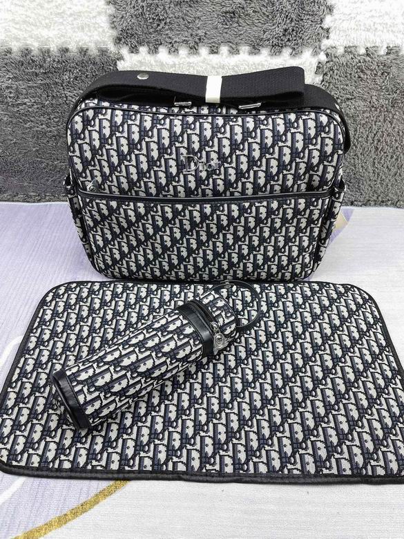 Dior 42x30x15cm CX1 (1)