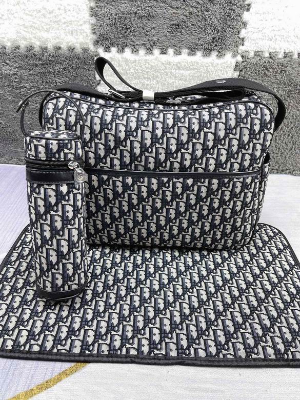 Dior 42x30x15cm CX1 (3)