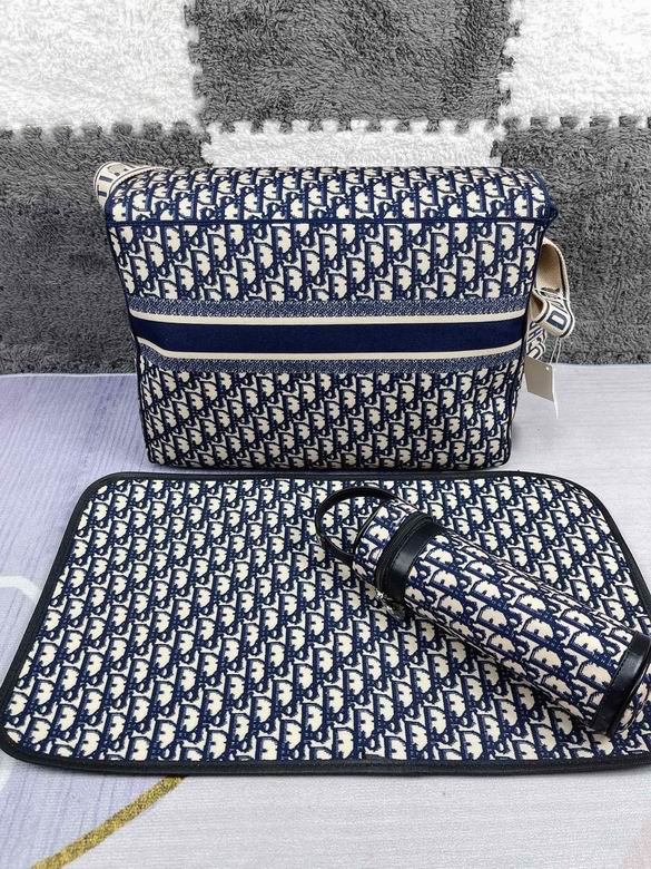 Dior 42x32x15cm CX (3)