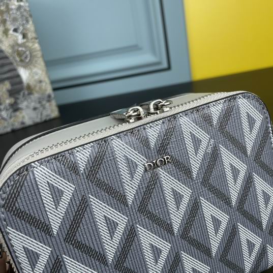 Dior 7017 17x12.5x5cm ww (4)