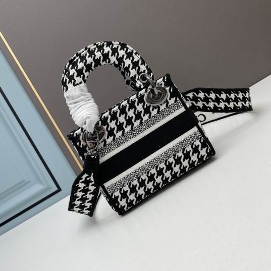 Dior D-Lite 17x15x7cm ww (2)