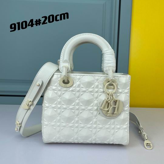Dior Lady 9104 20x16.5x8cm ww (1)