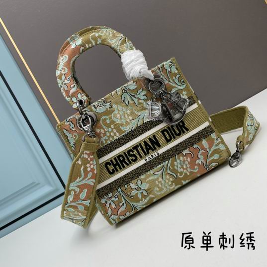 Dior Lady M8002浅金 24x20x11cm ww (1)