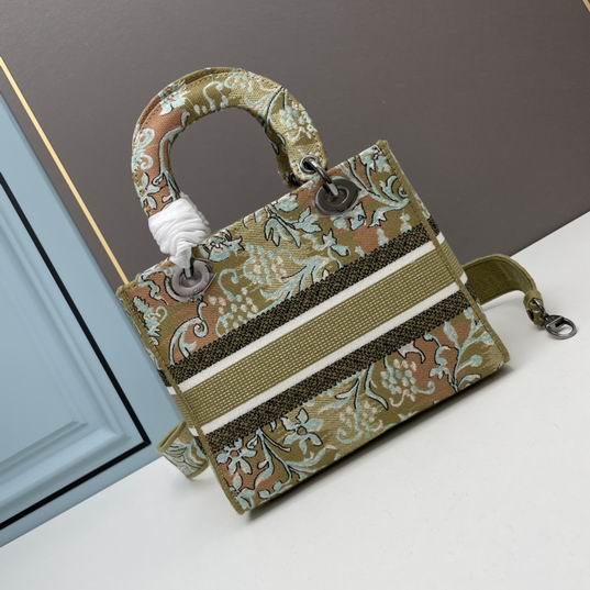 Dior Lady M8002浅金 24x20x11cm ww (2)