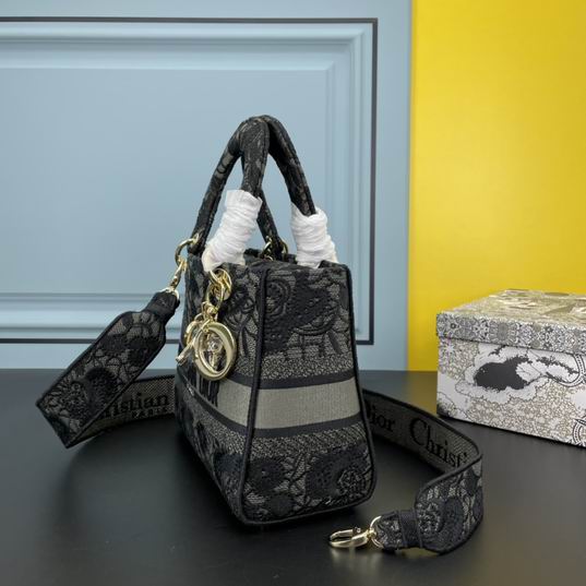 Dior Lady M8002 24x20x11cm ww (10)