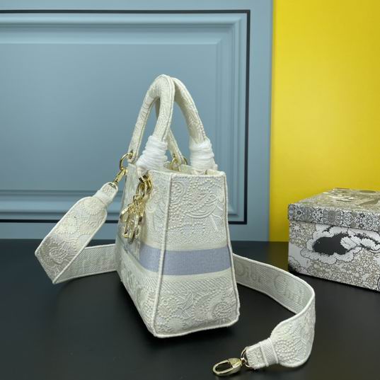Dior Lady M8002 24x20x11cm ww (2)