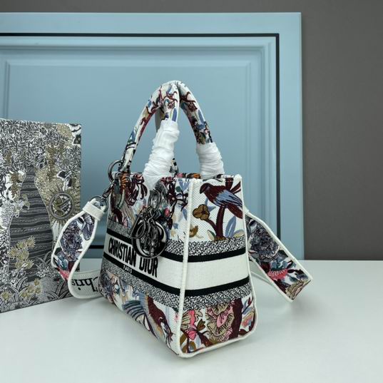 Dior Lady M8002 24x20x11cm ww (3)