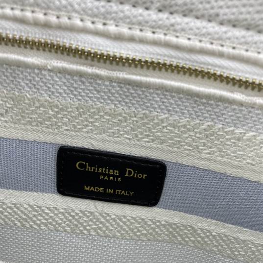 Dior Lady M8002 24x20x11cm ww (7)