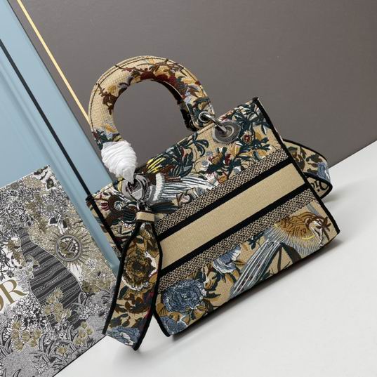 Dior Lady M8002 24x20x11cm ww1 (2)