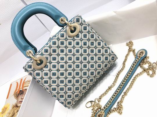 Dior M0505方格珠子17x15x7cm CN2色 (11)