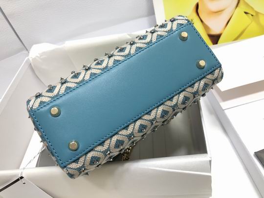 Dior M0505方格珠子17x15x7cm CN2色 (14)