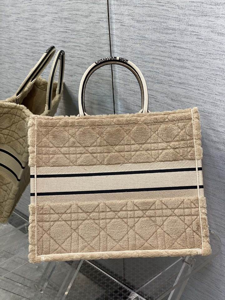Dior Tote奶茶色42x35x18cm CN (2)