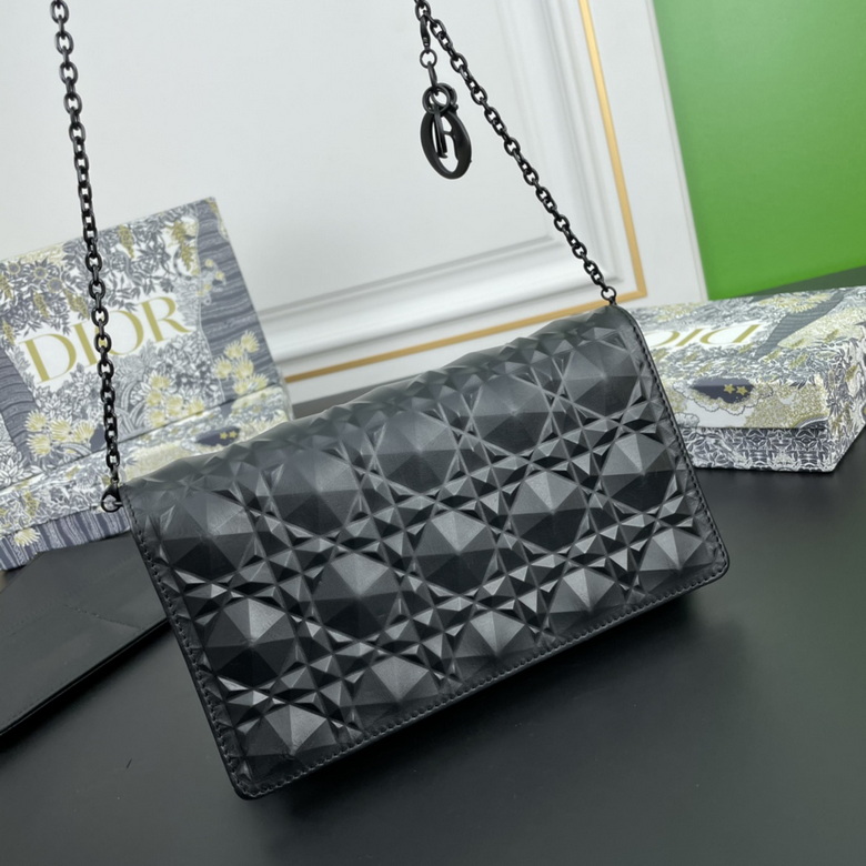 Diorcaropouch 1228 YW (4)