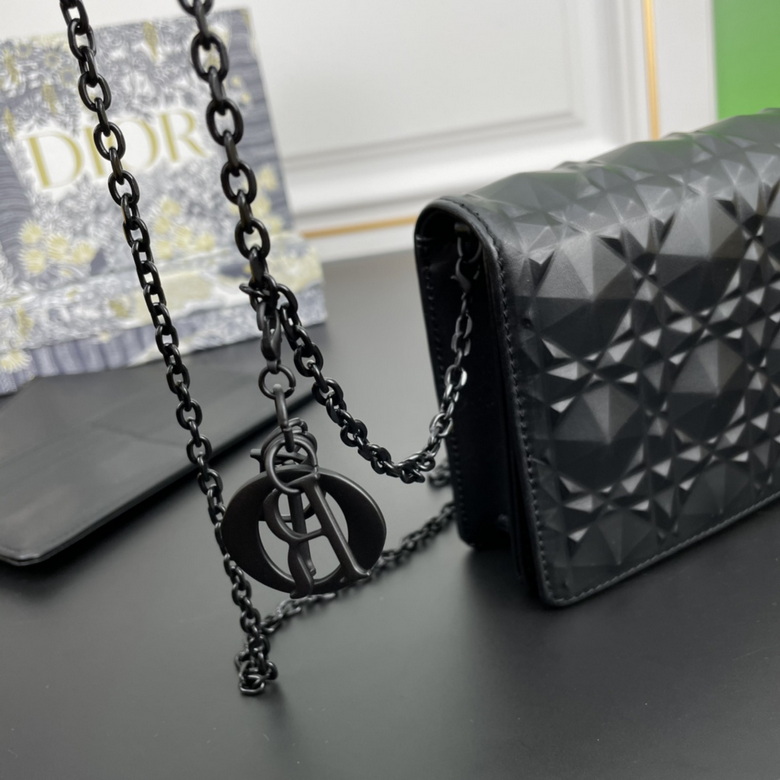 Diorcaropouch 1228 YW (5)