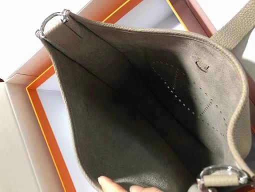 Evelyne 28x30x9cm am 02 (26)