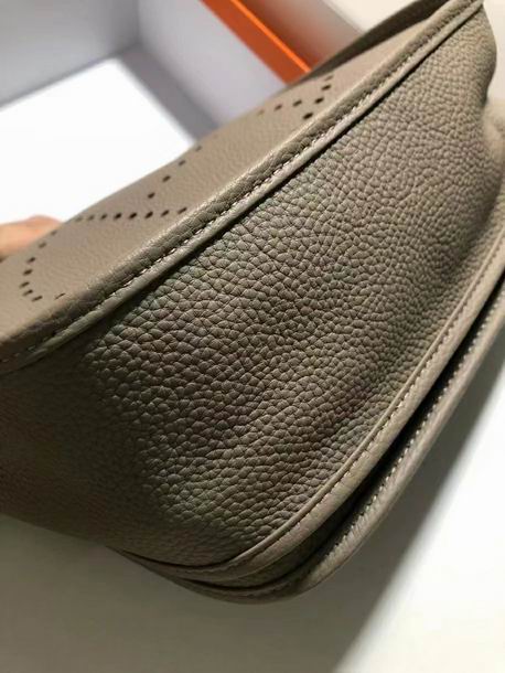 Evelyne 28x30x9cm am 02 (27)