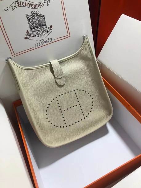 Evelyne 28x30x9cm am 02 (8)