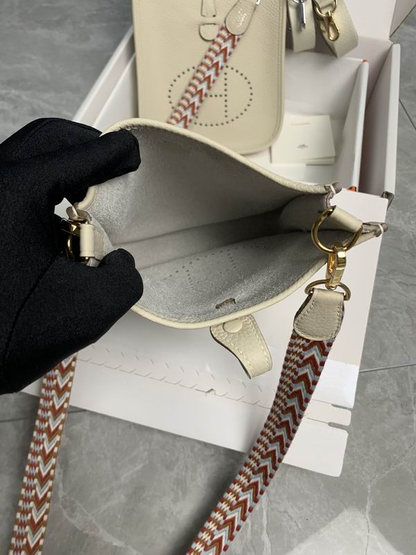 Evelyne mini Togo am 01 (13)