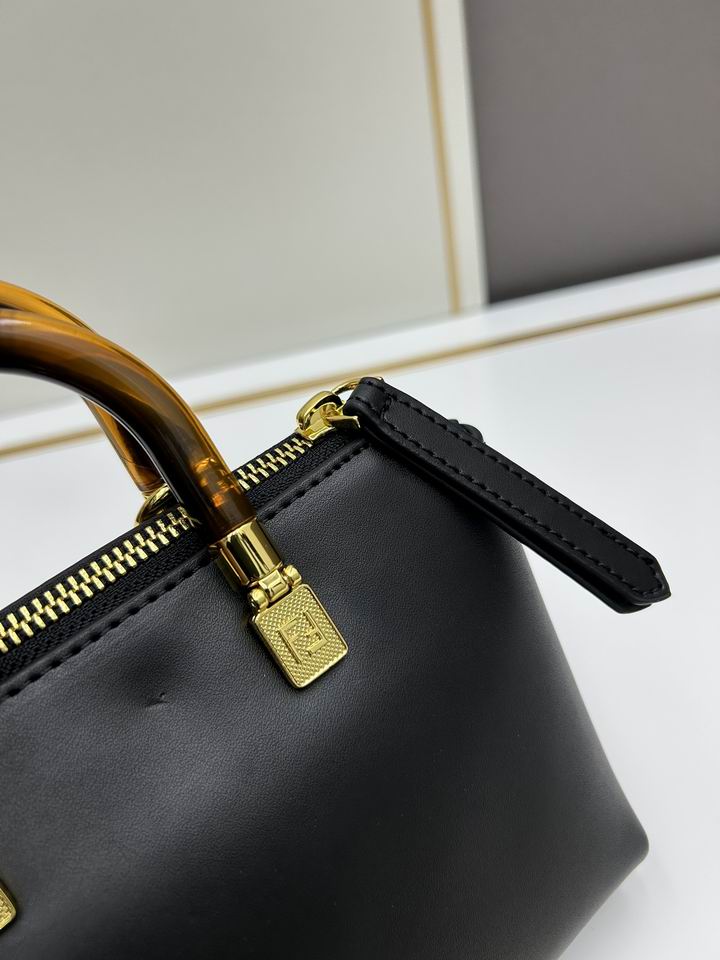 Fendi 17x18x8cm jj1_5