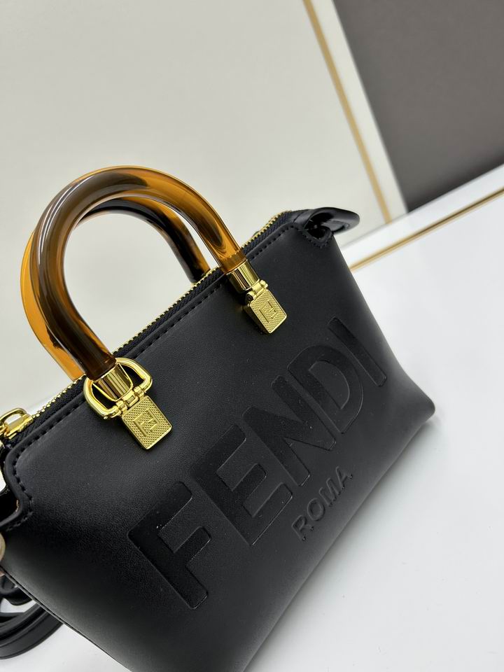 Fendi 17x18x8cm jj1_6