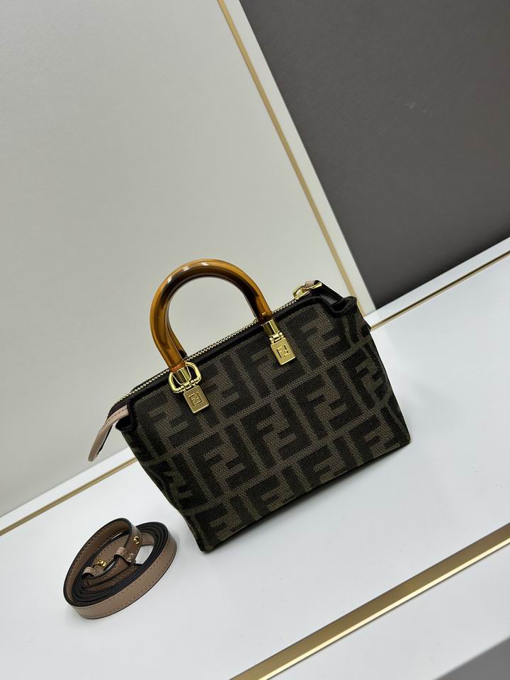 Fendi 17x18x8cm jj4_3