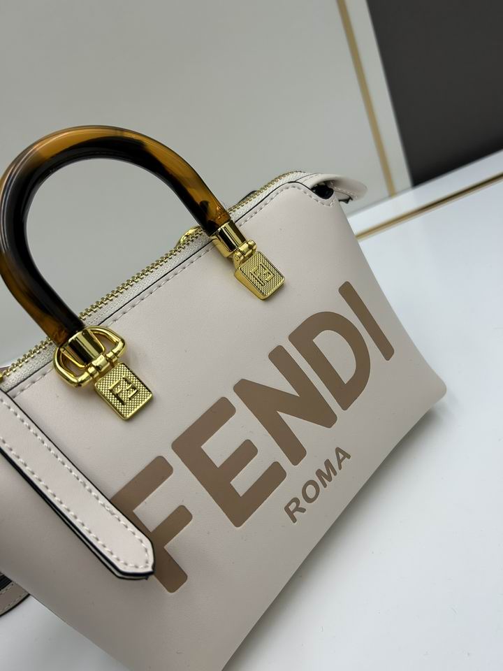 Fendi 17x18x8cm jj5_5