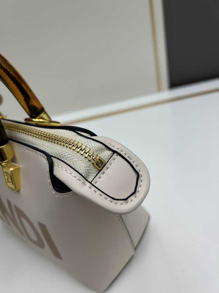 Fendi 17x18x8cm jj5_6