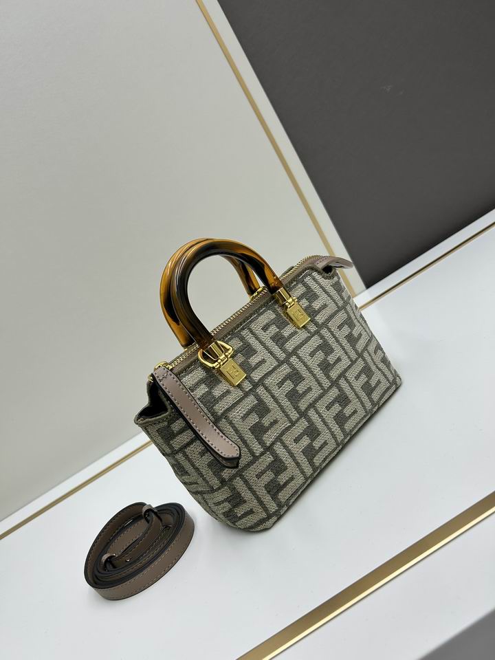 Fendi 17x18x8cm jj6_3