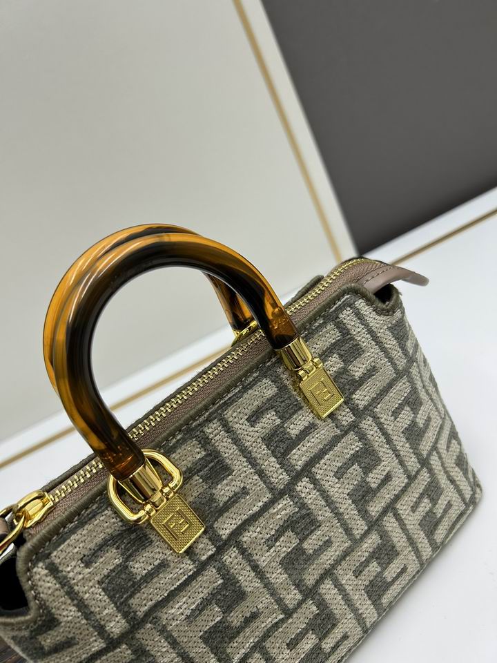 Fendi 17x18x8cm jj6_6