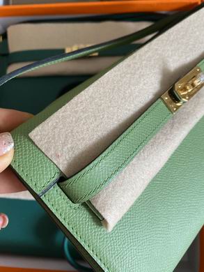 Kelly wocepson 080509 AM-12 (4)