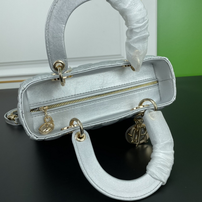 Lady 24cm 110405 XM 3 (7)