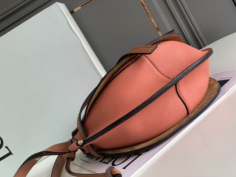 Loewe 011821 20x19x11.5cm ss1 (3)