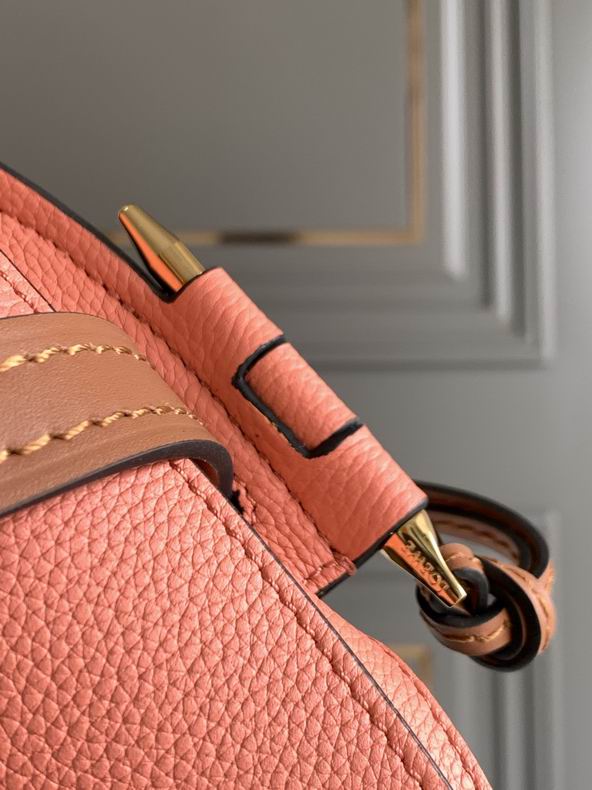 Loewe 011821 20x19x11.5cm ss1 (6)