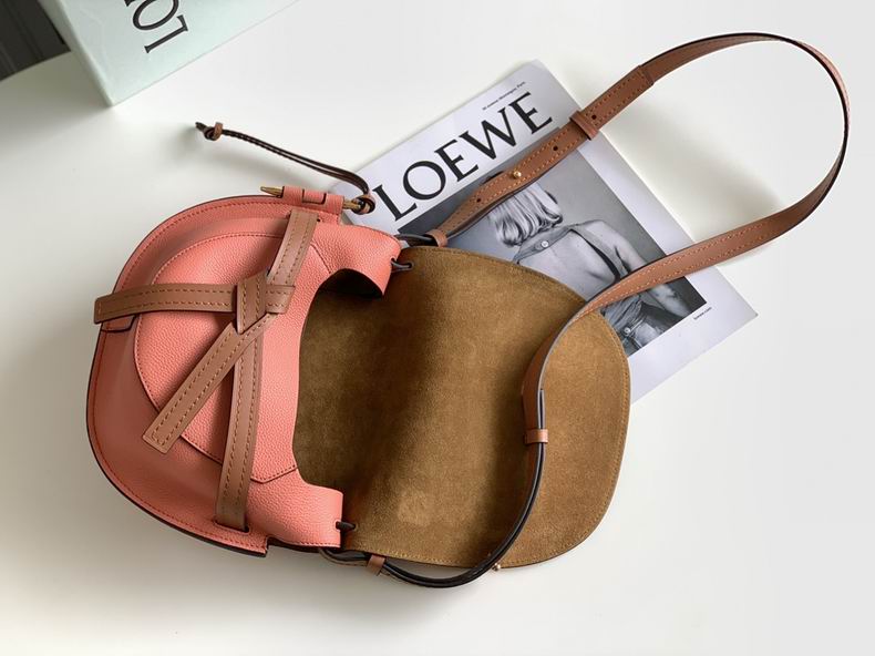 Loewe 011821 20x19x11.5cm ss1 (7)