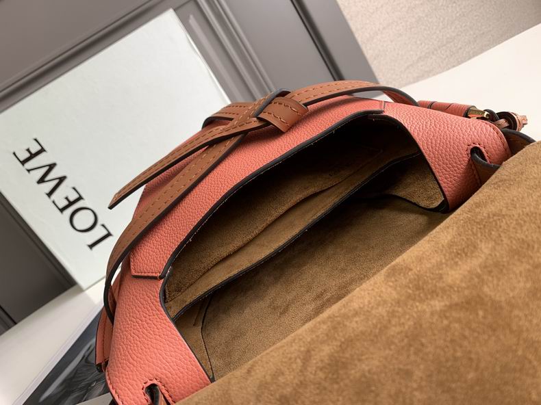 Loewe 011821 20x19x11.5cm ss1 (8)